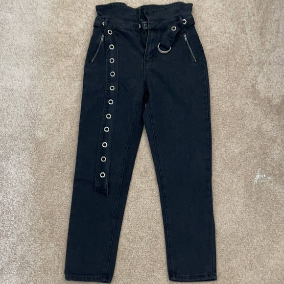 High-waist belted jeans - Picture 2 of 5